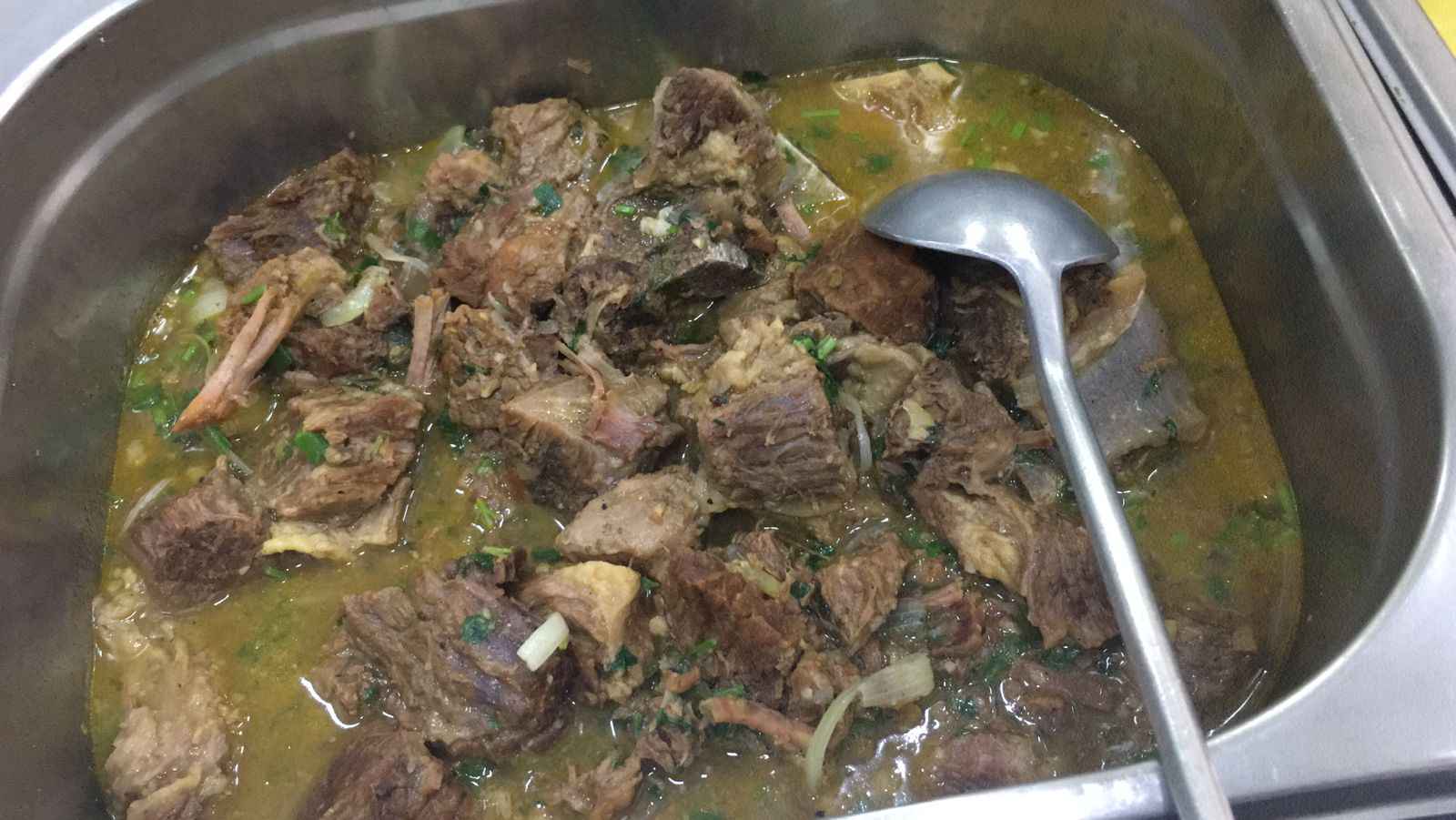 Marmita de Carne ao molho com legumes